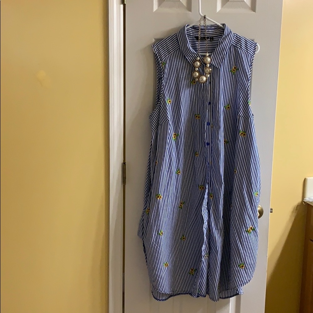 Beautiful Blue Sleeveless Floral Shirt Dress
